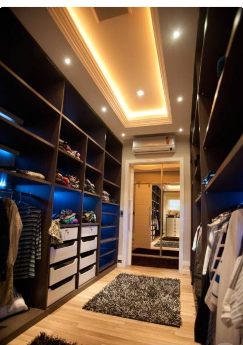 Большая открытая гардеробная комната с комбинированным наполнением Новокузнецк